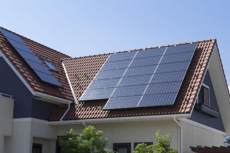Combien de panneaux solaires faut-il pour une maison ?